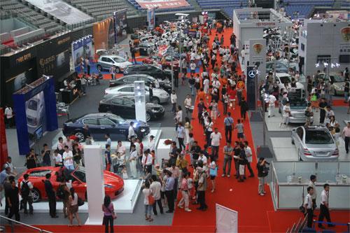 第四屆廣州購(gòu)車(chē)節(jié)圓滿落幕 3天吸引10萬(wàn)人潮，汽車(chē)租賃服務(wù)成亮點(diǎn)